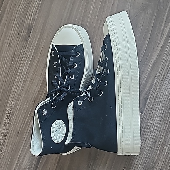 NWOT Converse All Stars Platform - Picture 3 of 7